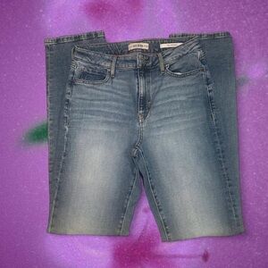 GUESS Women's Classic 1981 Denim Straight Leg Jeans